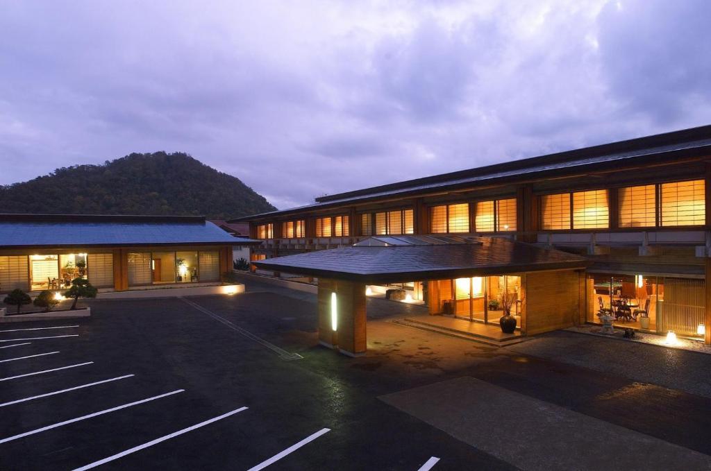 支笏湖第一寶亭留翠山亭溫泉旅館